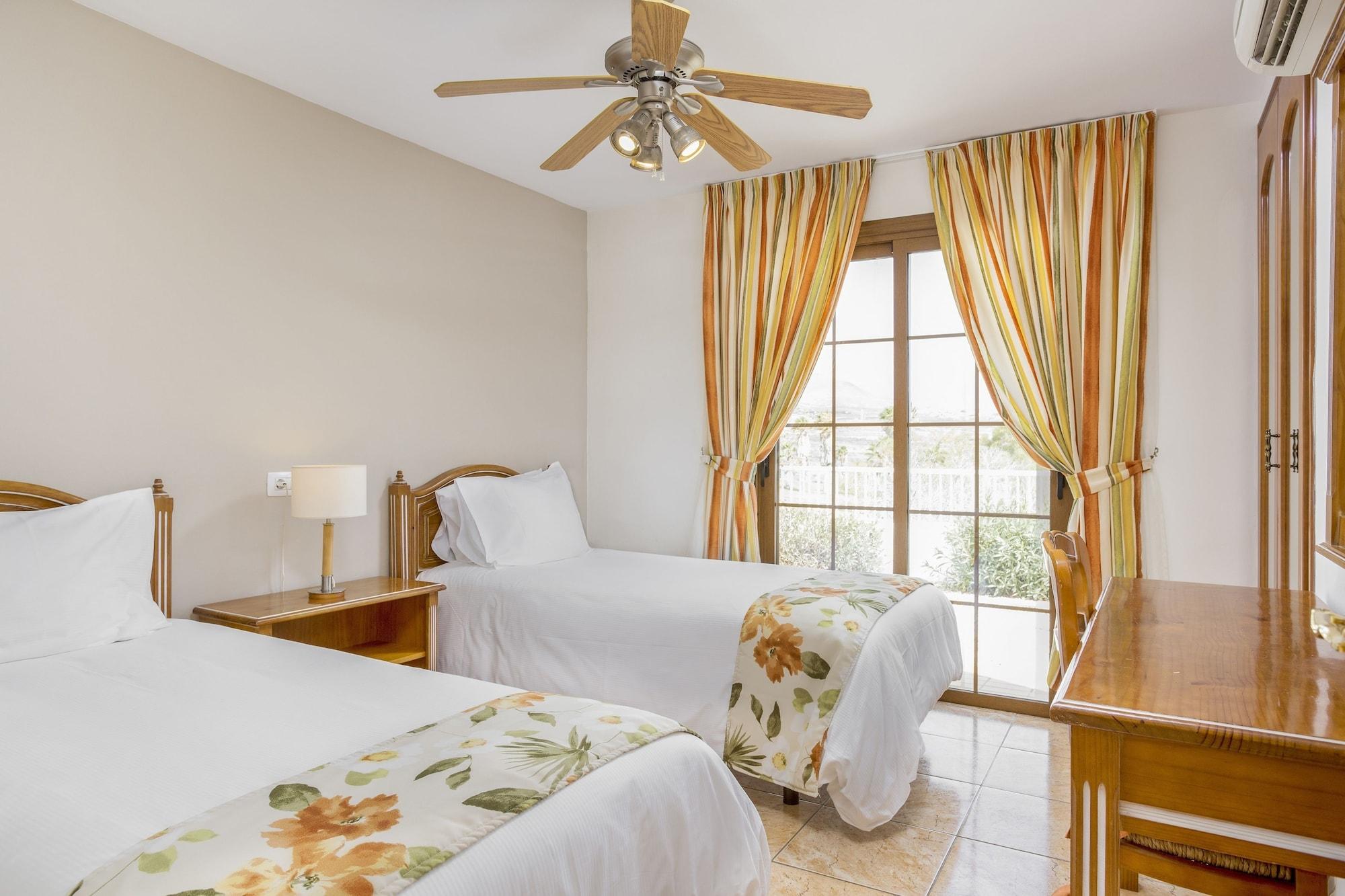 รอยัล เตเนริเฟ คันทรี คลับ บาย ไดม่อน รีสอร์ต Aparthotel ซานมิเกลเดียโบนา ภายนอก รูปภาพ